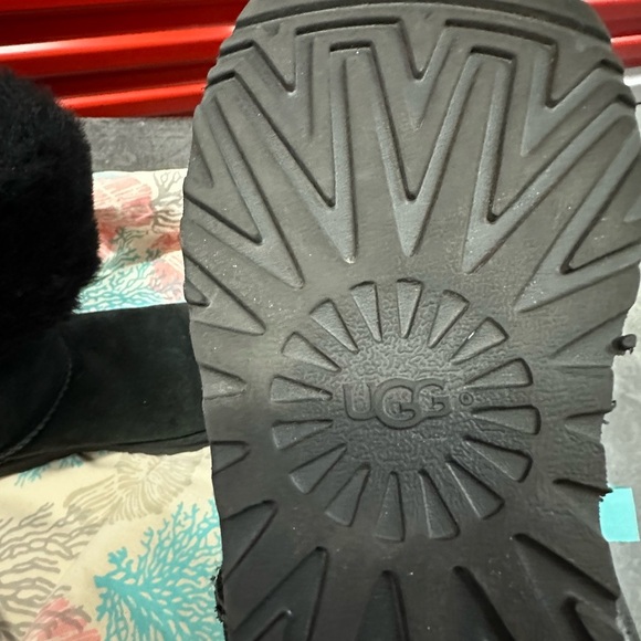 UGG Women’s Classic Black Tall Boots Size 8 - Picture 3 of 7